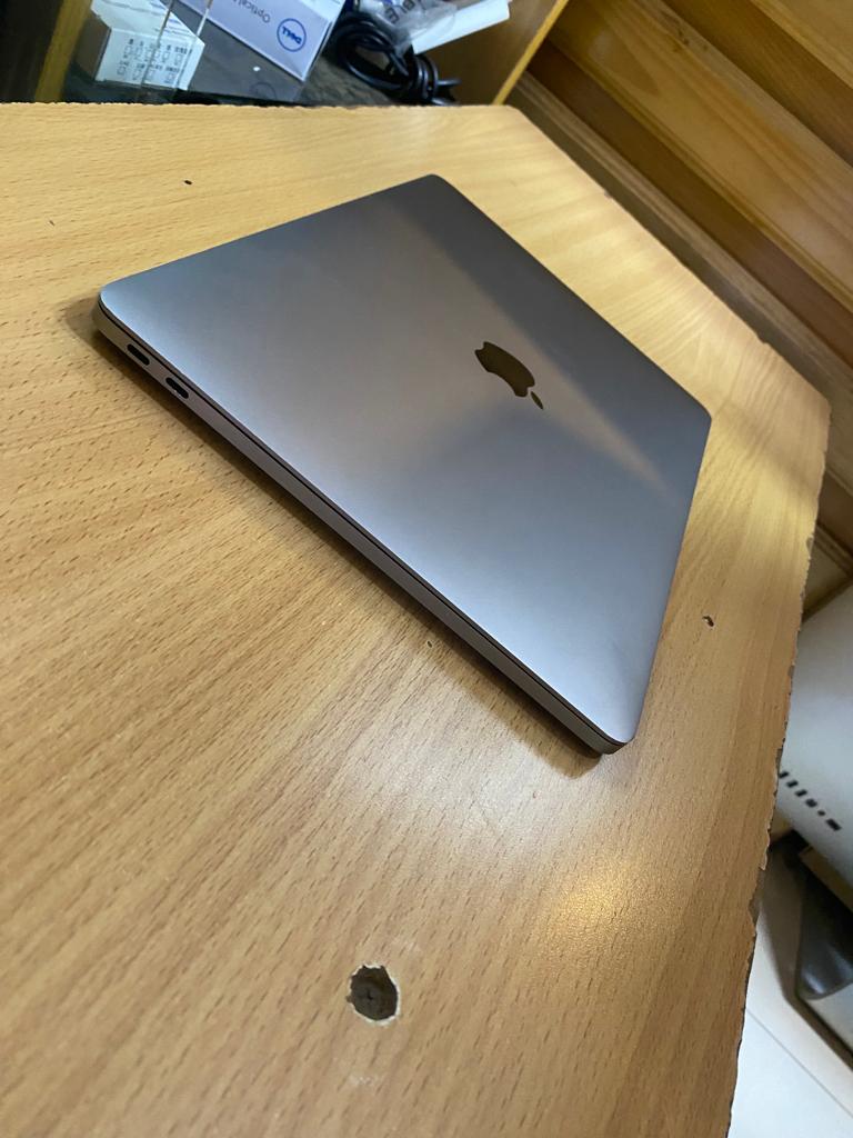 LimitedWyse's tweet photo. @LimitedWyse we are the home of new and refurbished MacBooks, Repair and Mantnnence plus related accessories. 

WhatsApp: 0706731972 for orders and more Info. https://t.co/Sn0r3Mf5io