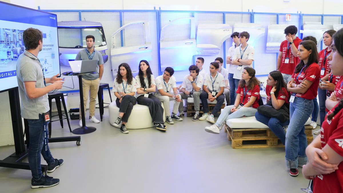 gestamp_es's tweet image. La ocasión también ha servido para mostrar, de la mano de nuestro equipo, algunos de los productos que diseñamos y fabricamos en #Gestamp #FormulaStudentGestamp 🏎
