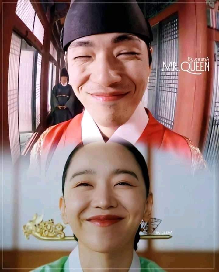 Smiles all around 😀

Credit: @by_gasna 
#철인왕후 #MrQueen #BestKoreanEntertainment #ShinHaeSun #KimJungHyun #BaeJongOk #KimTaeWoo #SeolInAh #NaInWoo #ChaChungHwa #KimInKwon #YooMinKyu #LeeJaeWon #YooYoungJae #ChaeSeoEun