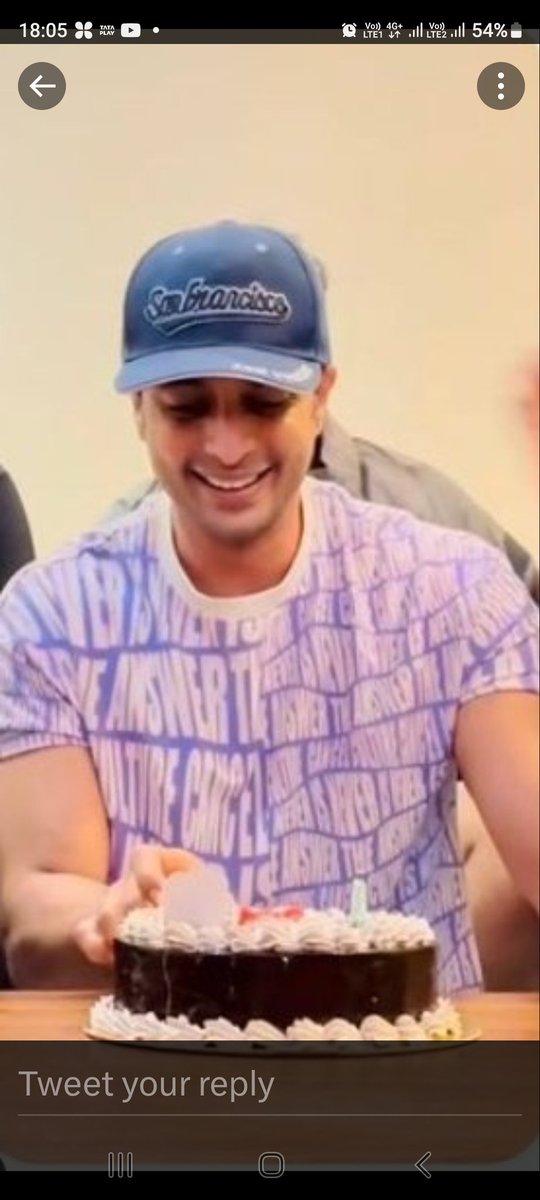ChhatwaniViny's tweet photo. Awww...What a smile...
HAPPY BIRTHDAY GASHMEER https://t.co/ZBMLZtitRy