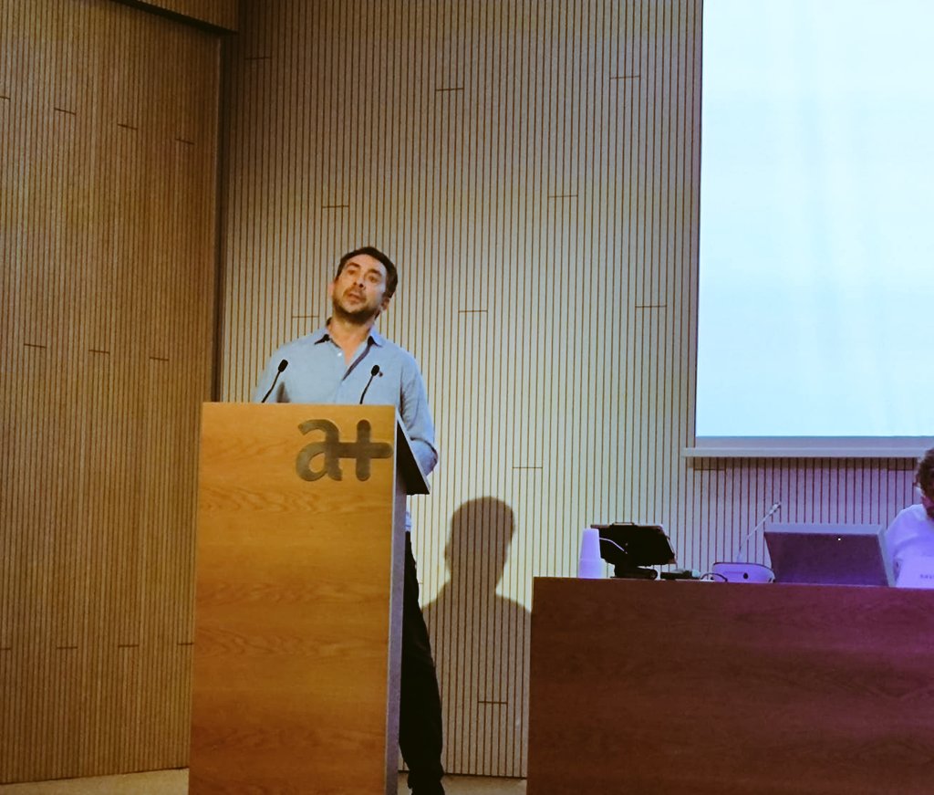 EAPVIC's tweet photo. Hi participem 👌
👨⚕️El Dr. Jordi Casanovas, Membre del grup de treball d'abordatge transdisciplinari del dolor persisitent, participa en les píndoles d' #actualitzacióterapèutica "Estratégia de maneig dels Opioides" 👏
@CAMFiC @salutcat https://t.co/AMrcsN6a6P