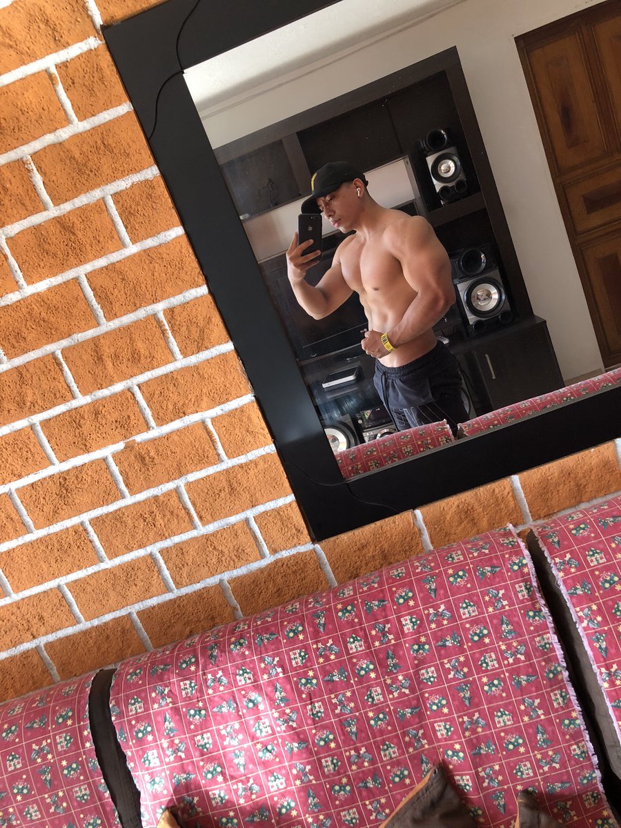 UnTalDave's tweet photo. Buenos días… ya se despertó el peor hombre del mundo!🥱 https://t.co/qV2yVSAj1h