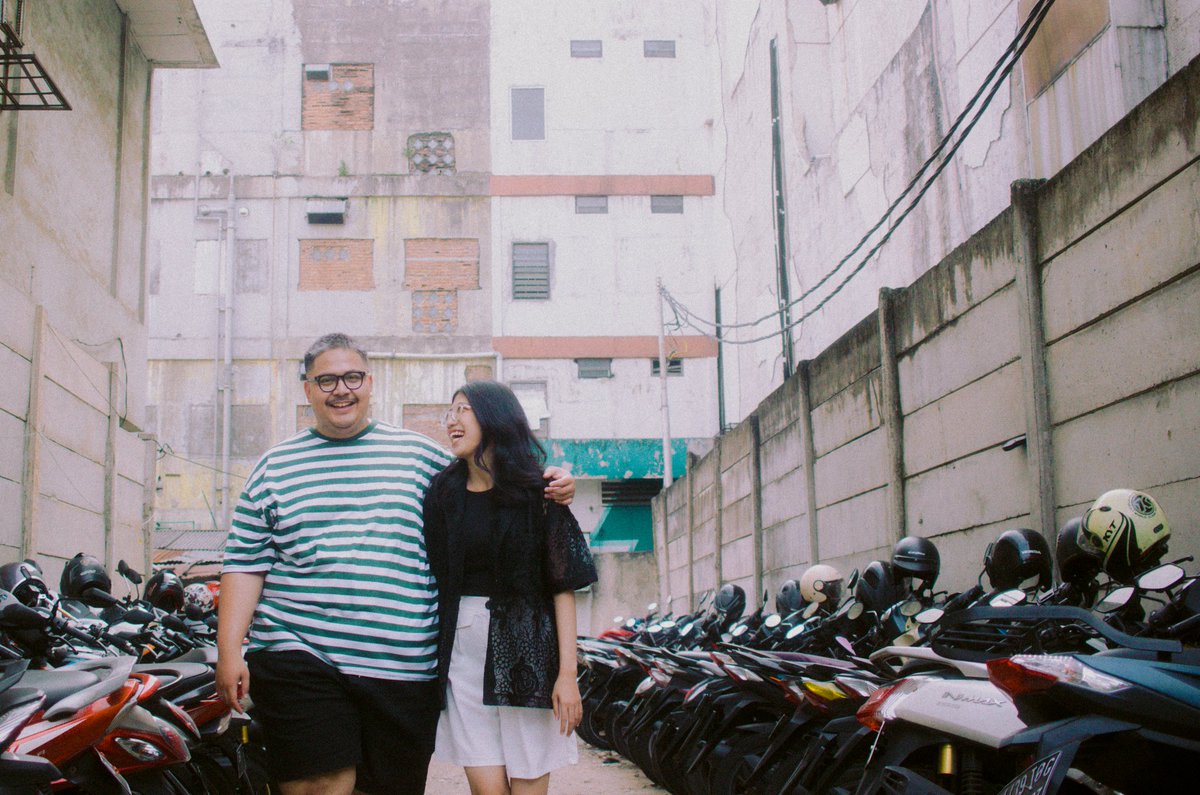 SoQ__'s tweet photo. foto prewed tapi di parkiran.

nostalgia preset by @govoes https://t.co/Aw5t3IRgKs