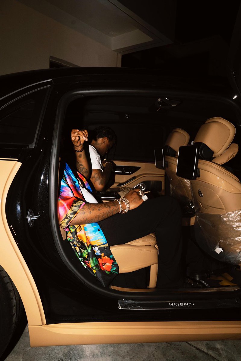 Davido tweet media