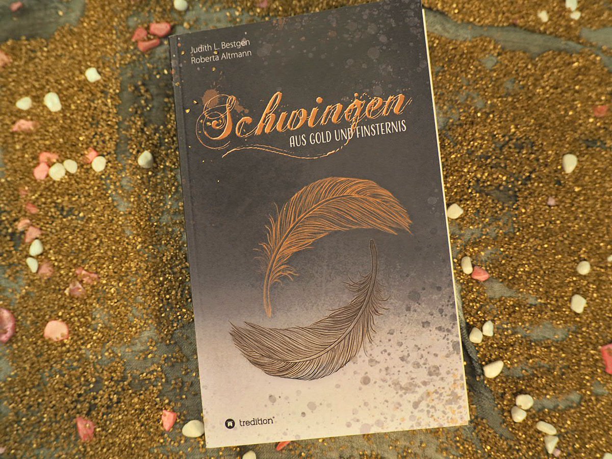 Wetten werden angenommen, was denkt ihr? Kommt da heute noch jemand? 😅 Wer richtig liegt, bekommt ein eBook von #Kikki :D Natürlich nur, wenn man auch will ;)
 (irgendwie muss man hier ja bei Laune bleiben)

~J