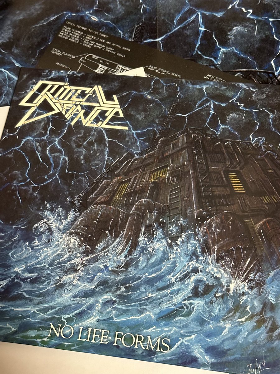 shishineko44225's tweet photo. #Nowplaying 
#CRITICALDEFIANCE 
#NOLIFEFORMS 
#vinyl #LP https://t.co/NXSnyp4L6j