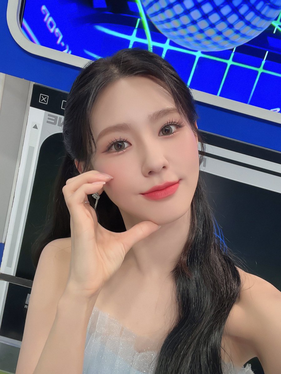 G_I_DLE tweet picture