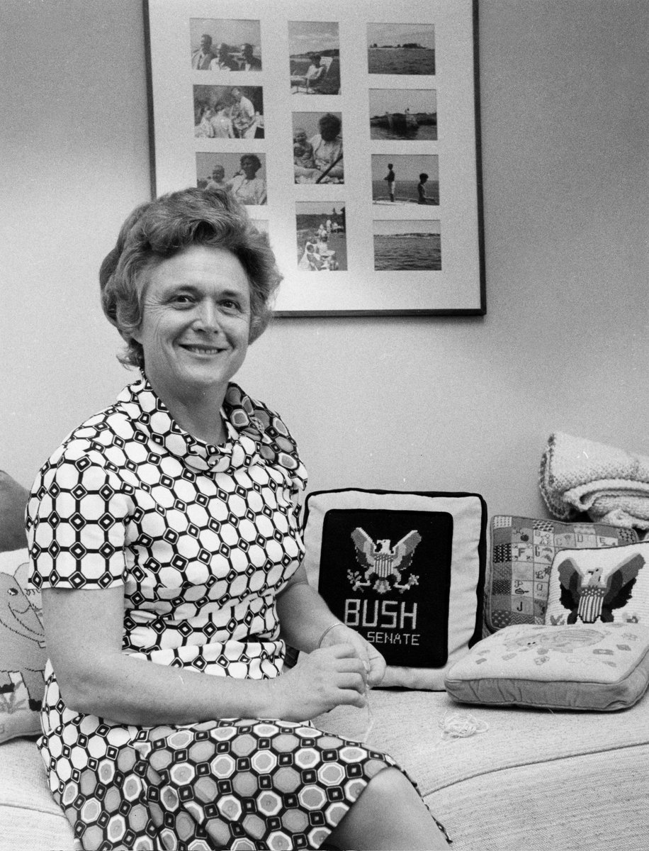 barbaravitali2's tweet photo. Remembering #BarbaraBush June 8,1925_April 17,2018 (Age 92) #FLOTUS41 #GeorgeHWBush https://t.co/rAhFBpuUaW