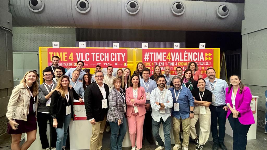 Zubi Group (@zubigroup) on Twitter photo 📸 La unión hace la fuerza. Y en #SouthSummit23 estamos demostrando el músculo del ecosistema #emprendedor valenciano.
El stand de <a href="/valenciactiva_/">València Activa</a> está 'on fire'. Días de generar conexiones, conocer proyectos y poner en valor el talento de València.
It’s #Time4València! 📸 La unión hace la fuerza. Y en #SouthSummit23 estamos demostrando el músculo del ecosistema #emprendedor valenciano.
El stand de <a href="/valenciactiva_/">València Activa</a> está 'on fire'. Días de generar conexiones, conocer proyectos y poner en valor el talento de València.
It’s #Time4València!