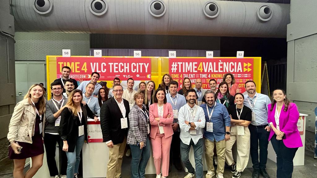 📸 La unión hace la fuerza. Y en #SouthSummit23 estamos demostrando el músculo del ecosistema #emprendedor valenciano.

El stand de @valenciactiva_ está 'on fire'. Días de generar conexiones, conocer proyectos y poner en valor el talento de València.

It’s #Time4València!