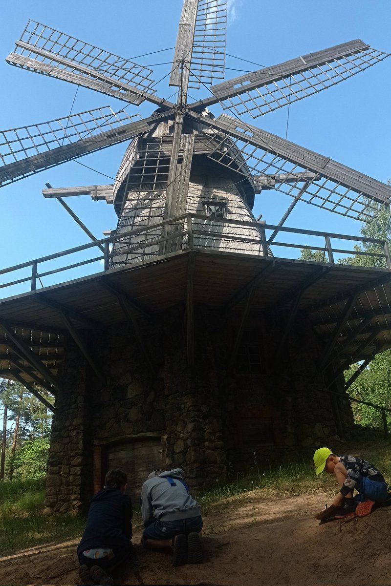 evka_25's tweet image. Gribētu apturēt laiku! 🥺 Jau ceturtdiena! 😳 #dienasgrupa #brīvdabasmuzejs