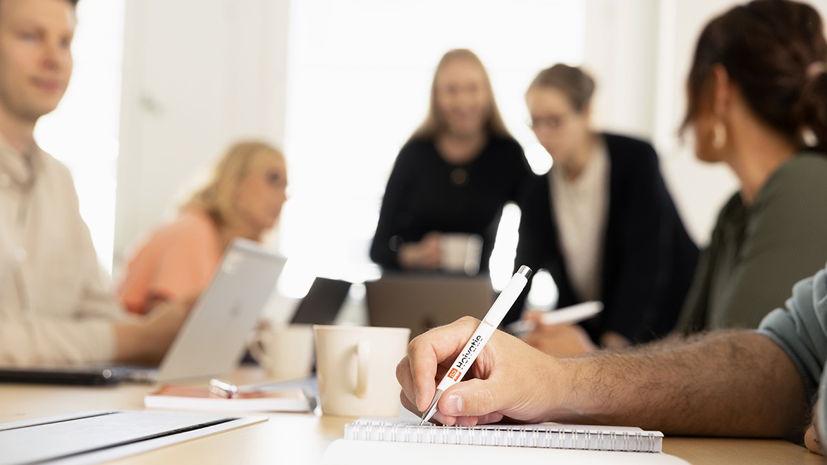 Hoivatien Työelämäpalvelut vahvistaa tiimiään ja hakee Ouluun ammatillisen kuntoutuksen palveluista vastaavaa palveluesimiestä. Lue lisää! hoivatie.fi/fi/avoimet_tyo… #hoivatie #lähelläihmistä #työelämäpalvelut #teak
