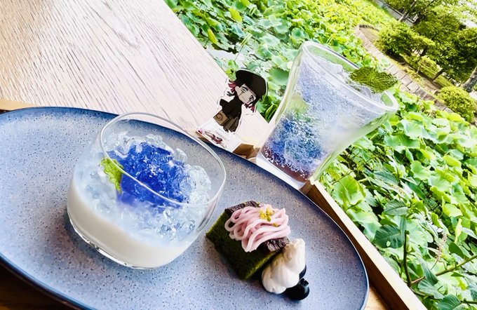 紫陽花スイーツ食べたところの真横、しのぶさんと童磨殿のレイヤーさんが撮影したら映えそうなスポットだった…お花が咲くのは7月頃だそうです