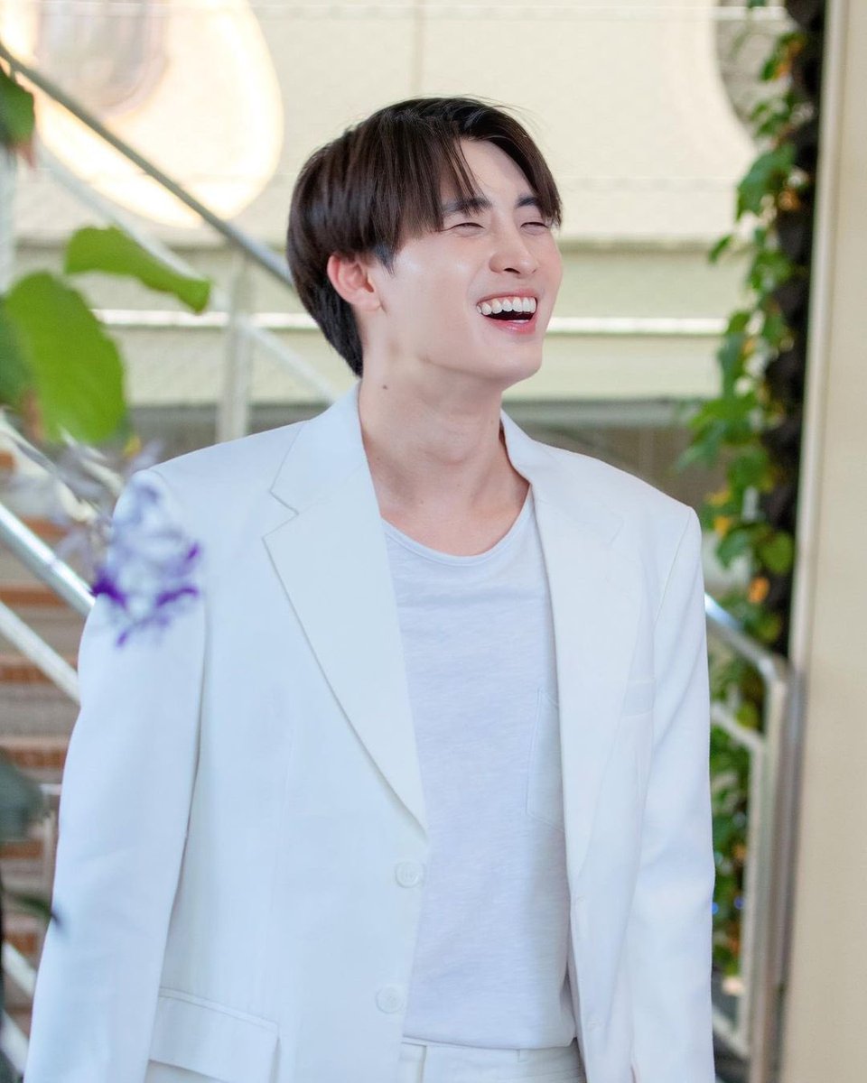 4MEANfc's tweet photo. Mean IG Update: 08.06.2023
IG: @ m34nismind 

ขาวทั้งชุดและจิตใจ

#MeanPhiravich 
#MeanTro https://t.co/7pw0fNqdE2