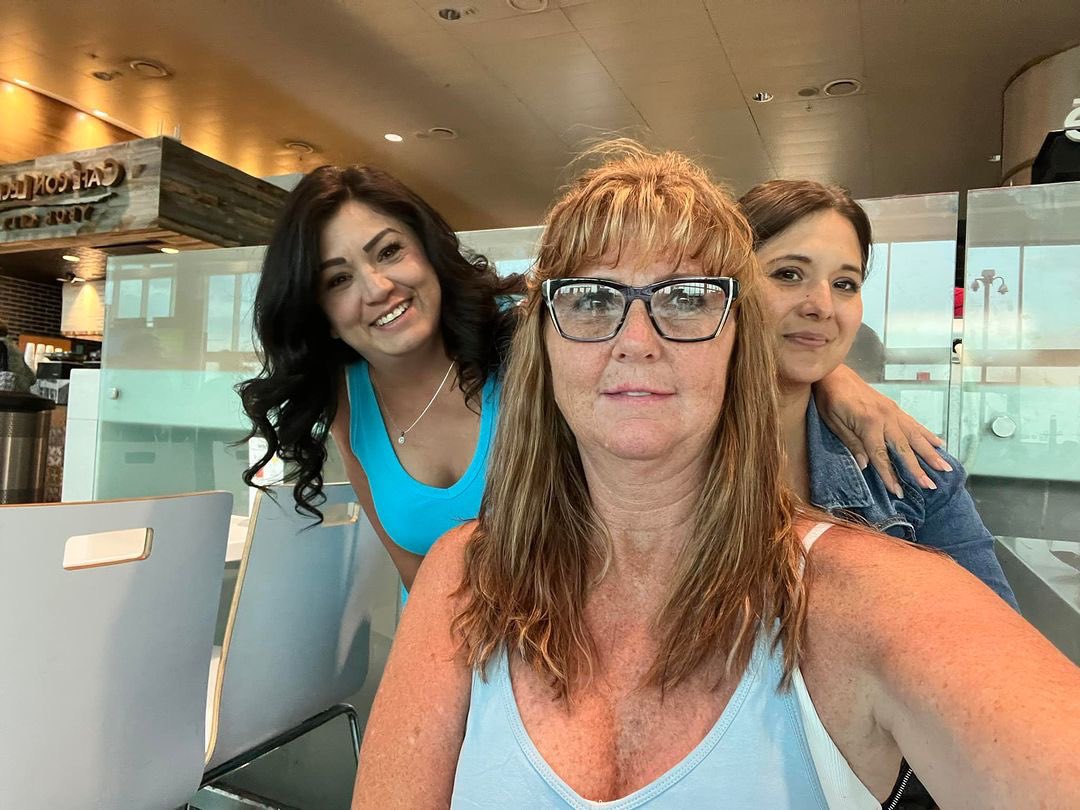 CafeConLecheTPA's tweet photo. “Ladies good times… till we do this again,” says @holly11267.

Happy travels! (Sorry we photobombed over your shoulder.) https://t.co/RnY7aU5ZsW
