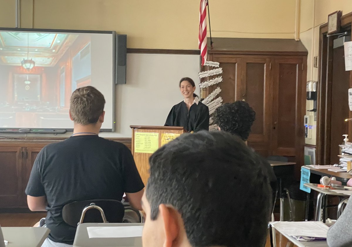 PerryWhs's tweet image. @WeehawkenTSD in ELA 9 students demonstrate their understanding of #LordoftheFlies by putting Ralph on trial for voluntary manslaughter. Jack is next.
#WeeLearn @AutumnPetronzio @RobFerullo4 @FAmato53 @bcalligy @MissRhodes20 @EricCrespoEDU