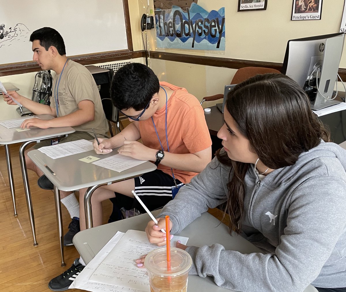 PerryWhs's tweet image. @WeehawkenTSD in ELA 9 students demonstrate their understanding of #LordoftheFlies by putting Ralph on trial for voluntary manslaughter. Jack is next.
#WeeLearn @AutumnPetronzio @RobFerullo4 @FAmato53 @bcalligy @MissRhodes20 @EricCrespoEDU