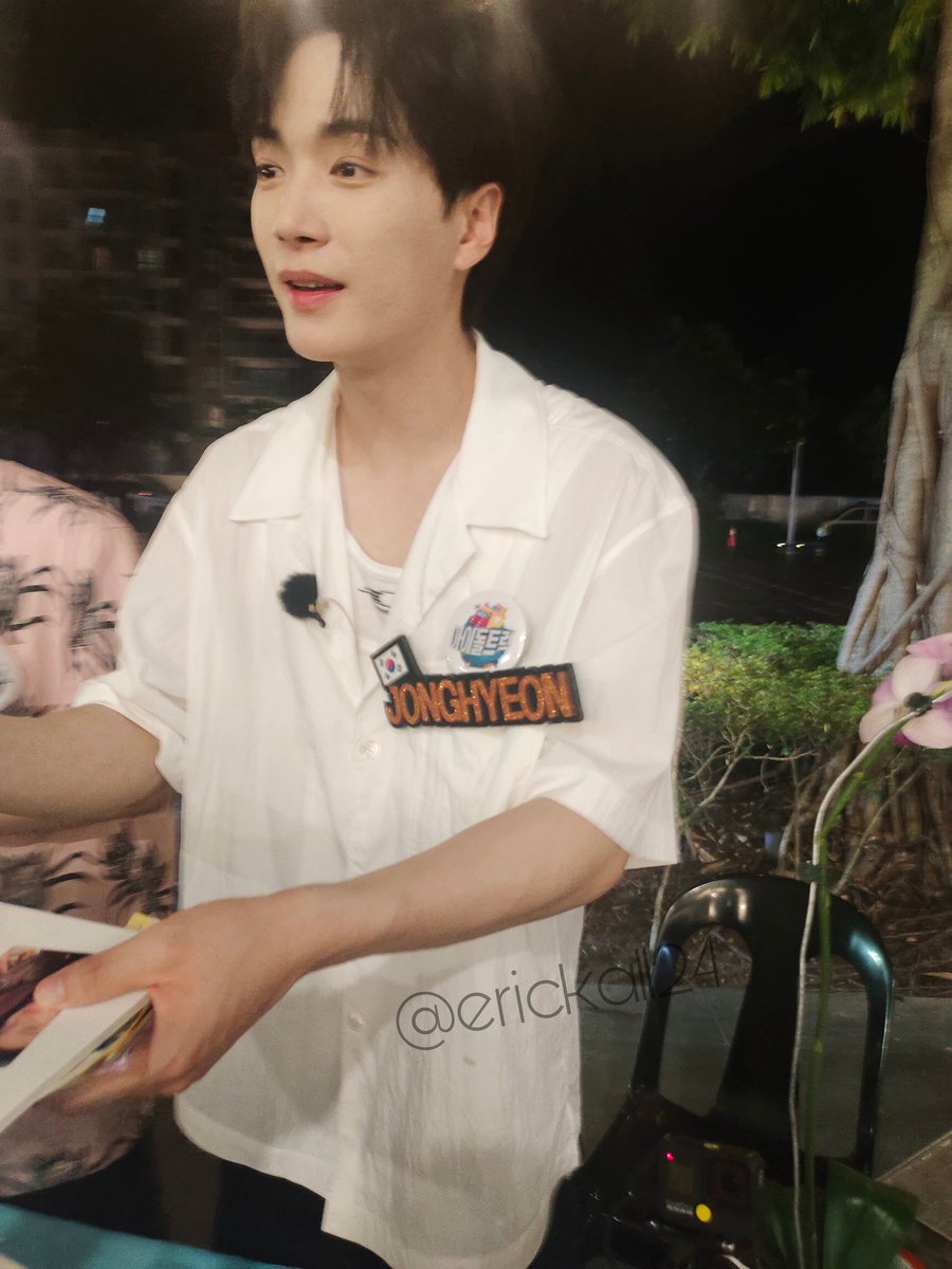 ericka1124's tweet photo. 2 down, 1 to go. 
Kelan ka ba pupuntang pinas Kim Sungkyu? @kyuzizi We are waiting for you to come here! 😍
 See you again soon on your next activity. @em_jonghyeon @special1004 

#SUPERJUNIOR #INFINITE #NUEST
#LEETEUK #Sungkyu #JONGHYEON https://t.co/igcEXCSIji