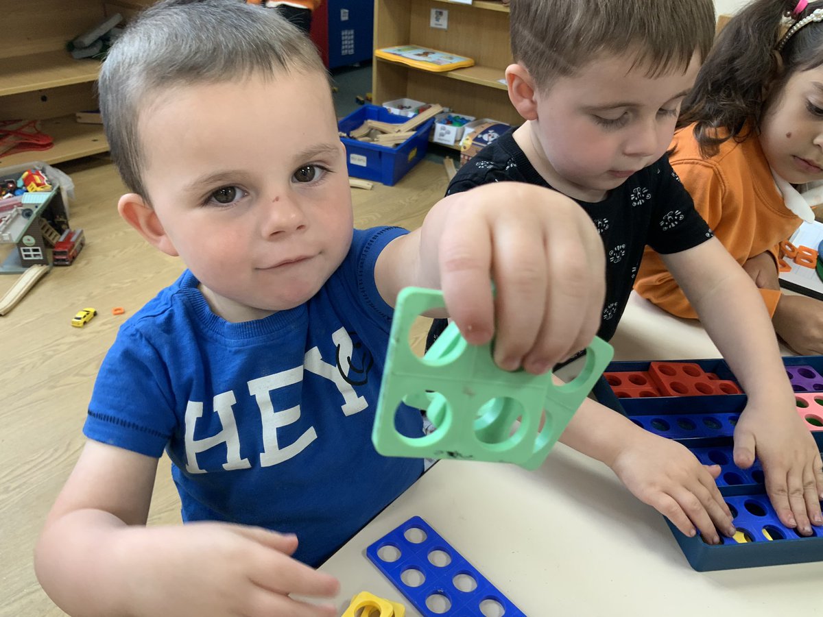 RDPSNursery's tweet image. “Same” “not same” exploration using numicon in Afternoon Nursery 
#RDPSNursery #EarlyMaths #Numicon
