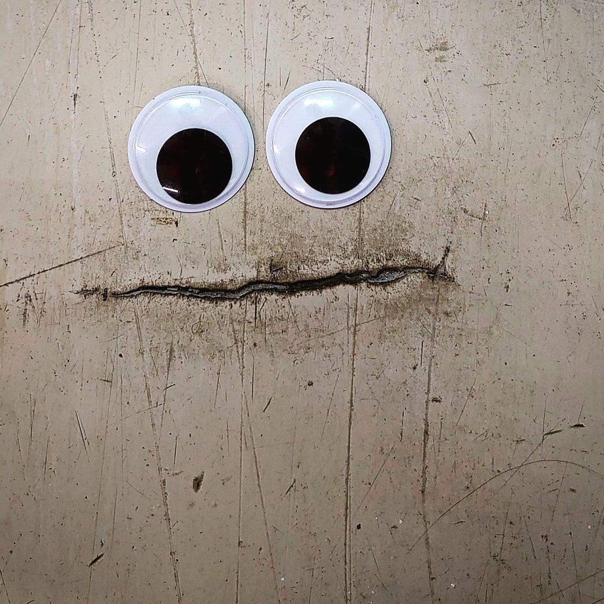 GooglyEyeNFT's tweet photo. GM, GA and GN....
My feeling today....
#googlyeyeschallenge #googlyeyes #googlyart #NFT #nftphotography #NFTCommunity #NFTMarketplace #EvolutionOfTheGoogly #artist #art #faces https://t.co/TFH744A1Wr