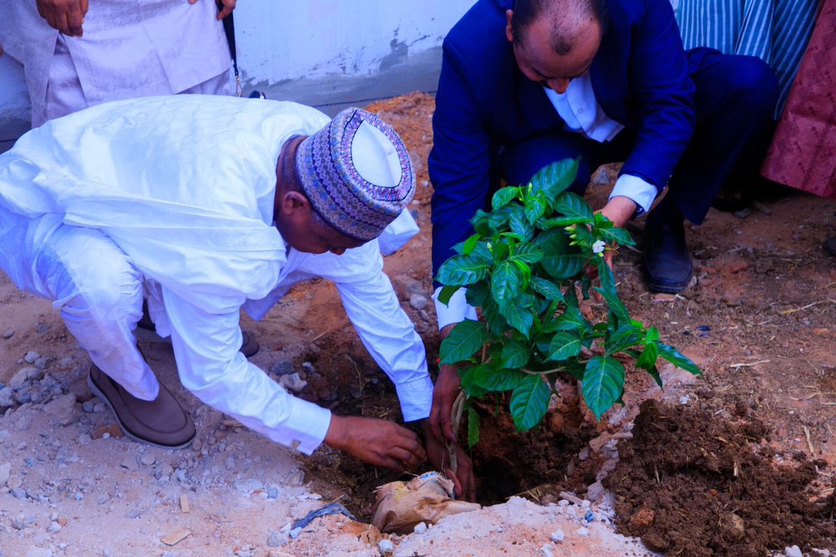 Honored to host Kebbi State govt., including Governor Dr. Nasir Idris &amp; former Governor Sen. Atiku Bagudu, at our expanded 250,000-ton rice mill.

The expansion project which commenced in 2021 is now 95% complete with operations scheduled to commence soon.

#theTGIway