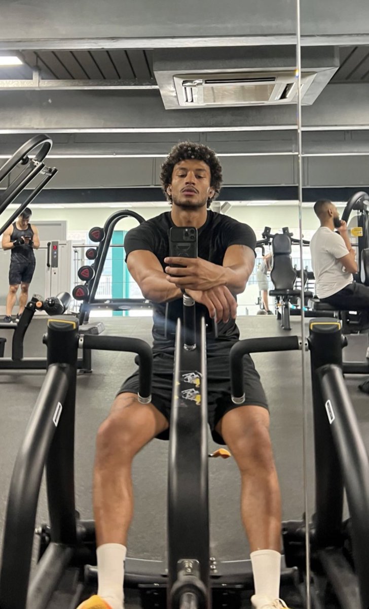 FALL0NNOTJIMMY's tweet photo. getting HENCH this morning bruv https://t.co/G2zzJt8Jdh