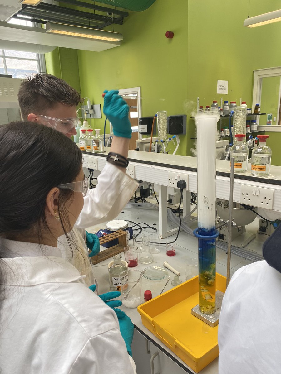 KHS_Sci's tweet photo. Our fab Higher and AH chemists visited @UniStrathclyde labs yesterday. Great work from all the groups who successfully carried out a variety of cool and colourful experiments! 🤩🧪 https://t.co/8EXFDgRMh4