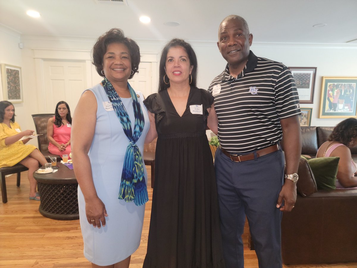 The First Lady’s Tea in Houston was a beautiful and refreshing, lively soirée filled with our Houston Hamptonians seeking an afternoon of elegance. 
#onehampton