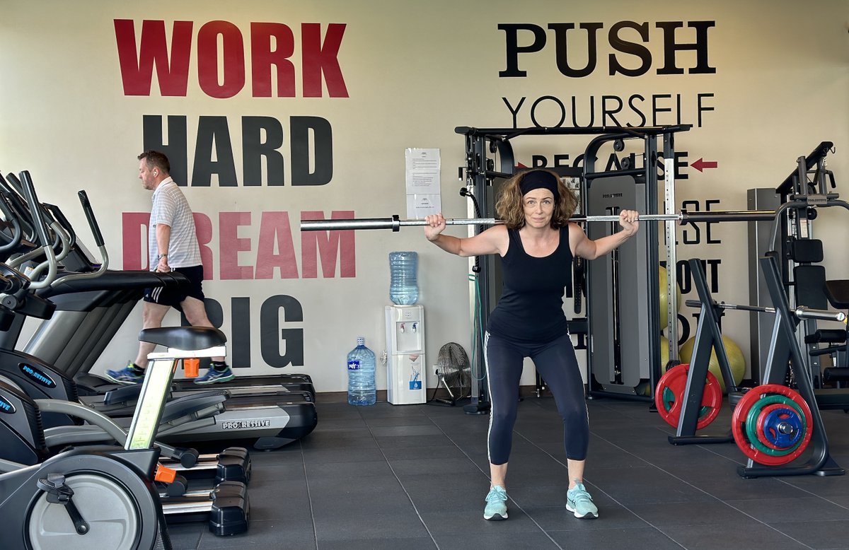 Kutamani – koti-ikävän kevyet ja raskaat painot.
Mitä lähemmäs Suomi-kesä tulee, sitä malttamattomampi olo. Vielä tämä reissu, vielä tämä deadline, vielä tämä viileä vesi.
Minä voin lähteä ja palata, kaikki eivät voi. 
viileatvedet.fi/kutamani-koti-…