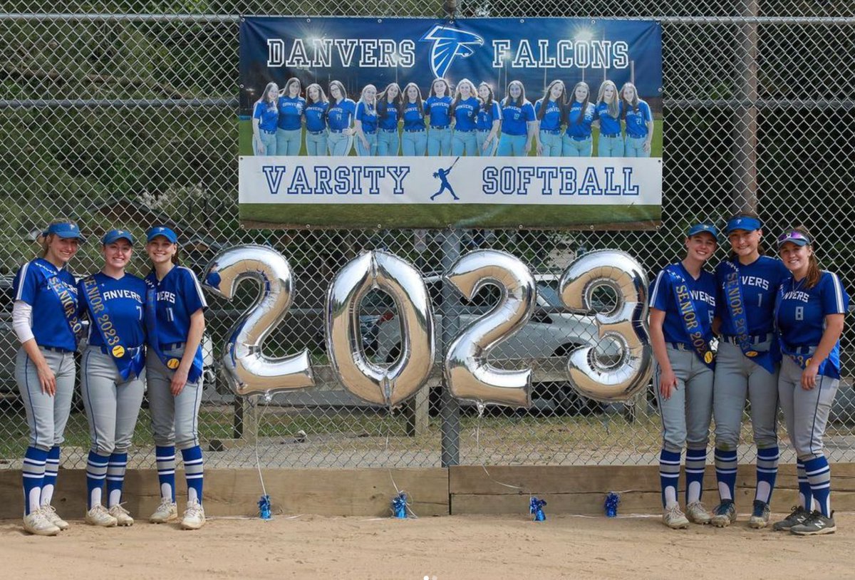 Tweet_DPS's tweet photo. Congrats to our @_dhssoftball 🥎 Seniors and good luck with all your future accomplishments! 🤩💙 #Flaconsforever

⭐️ Sophie Papamechail
⭐️ Makayla Cunningham
⭐️ Emma Callahan
⭐️ Kaylee Marsello
⭐️ Emma Mccullough
⭐️ Emily Goddard https://t.co/4zBmExukQO