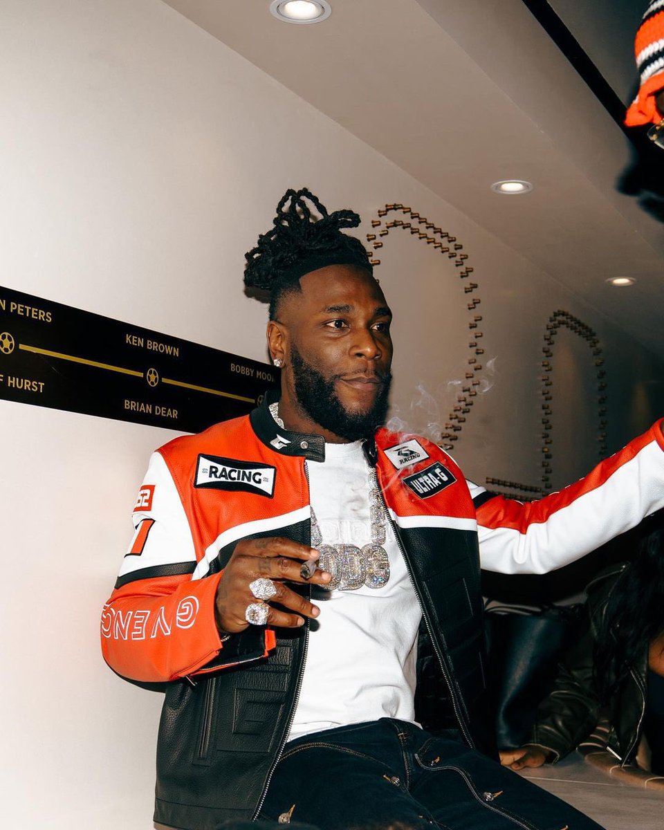 Burna Boy opening up at the UEFA champions league final on June10th right after selling out Paris la defense stadium & the London stadium just proves he’s the greatest showman from Africa and debatably in the World
#BurnaBoyUCLFinal2023
#BurnaBoyChampionsLeague