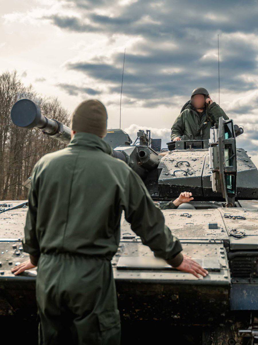 'Training of the Ukrainian military on the CV 90' - photo by the Ministry of Defense of Sweden

Part of the servicemen arrived in the Scandinavian country directly from the front line.