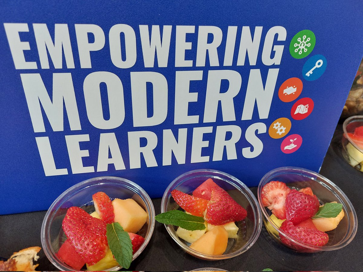 Inspire, Innovate, Disrupt!
...It was excellent connecting with #PeelEML educators &amp; students at the 'LIEP Symposium' recently. Thank you for sharing ways of leading #InventForGood #FutureReady #MakerEd work at <a href="/PeelSchools/">Peel District School Board</a> 💡