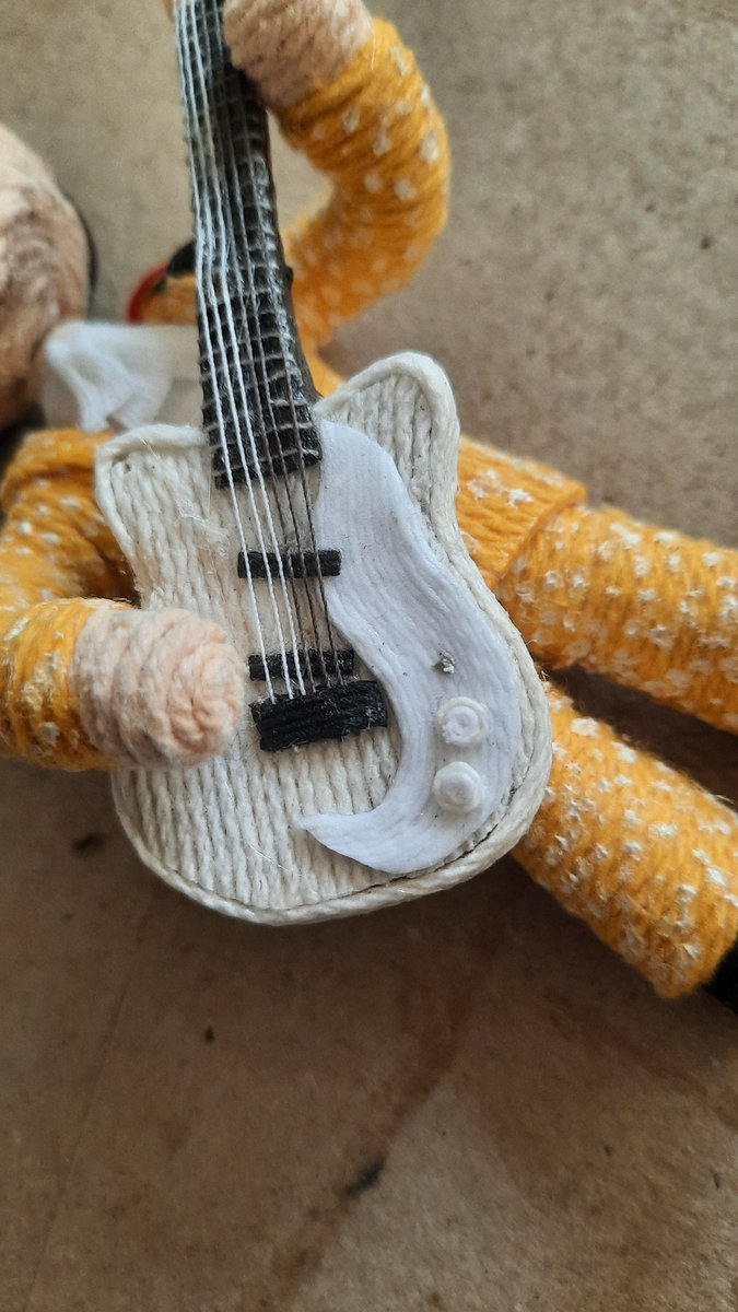 luisjo311's tweet photo. Hoy quiero pedirles su ayuda, hice este @creepydolls311 de @LassoMusica aprovechando que hoy se presenta aquí en #PuertoOrdaz. Así que recurro a ustedes 🫶🏻, ✨️TWITTER HAZ TU MAGIA✨️ para que #Lasso lo vea y poder entregarselo en persona. 🤞🏻💛 https://t.co/jxvXYNiMMI