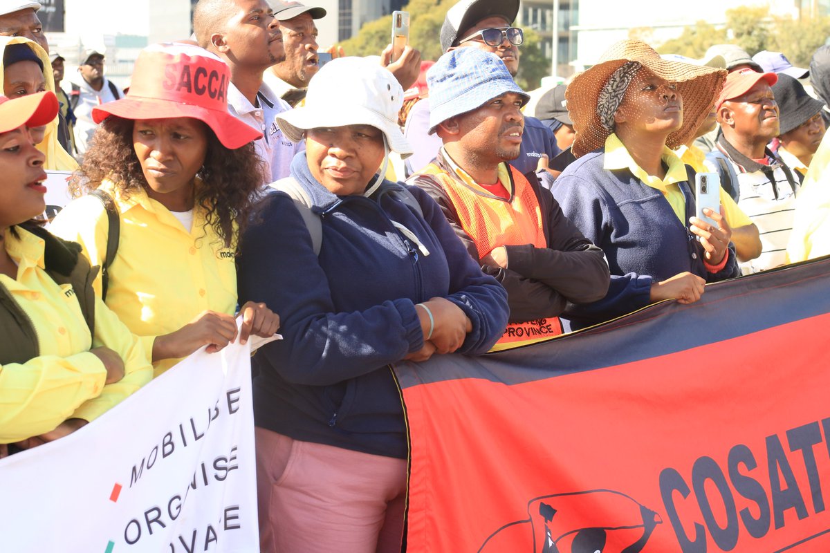 Makro SA and #SACCAWU signs a wage agreement putting an end to the strike that took more than a year @eNCA @uniglobalunion @Makro_SA @MySACCAWU @saccawusa #MakroSA #JobSecurity #CollectiveBargaining