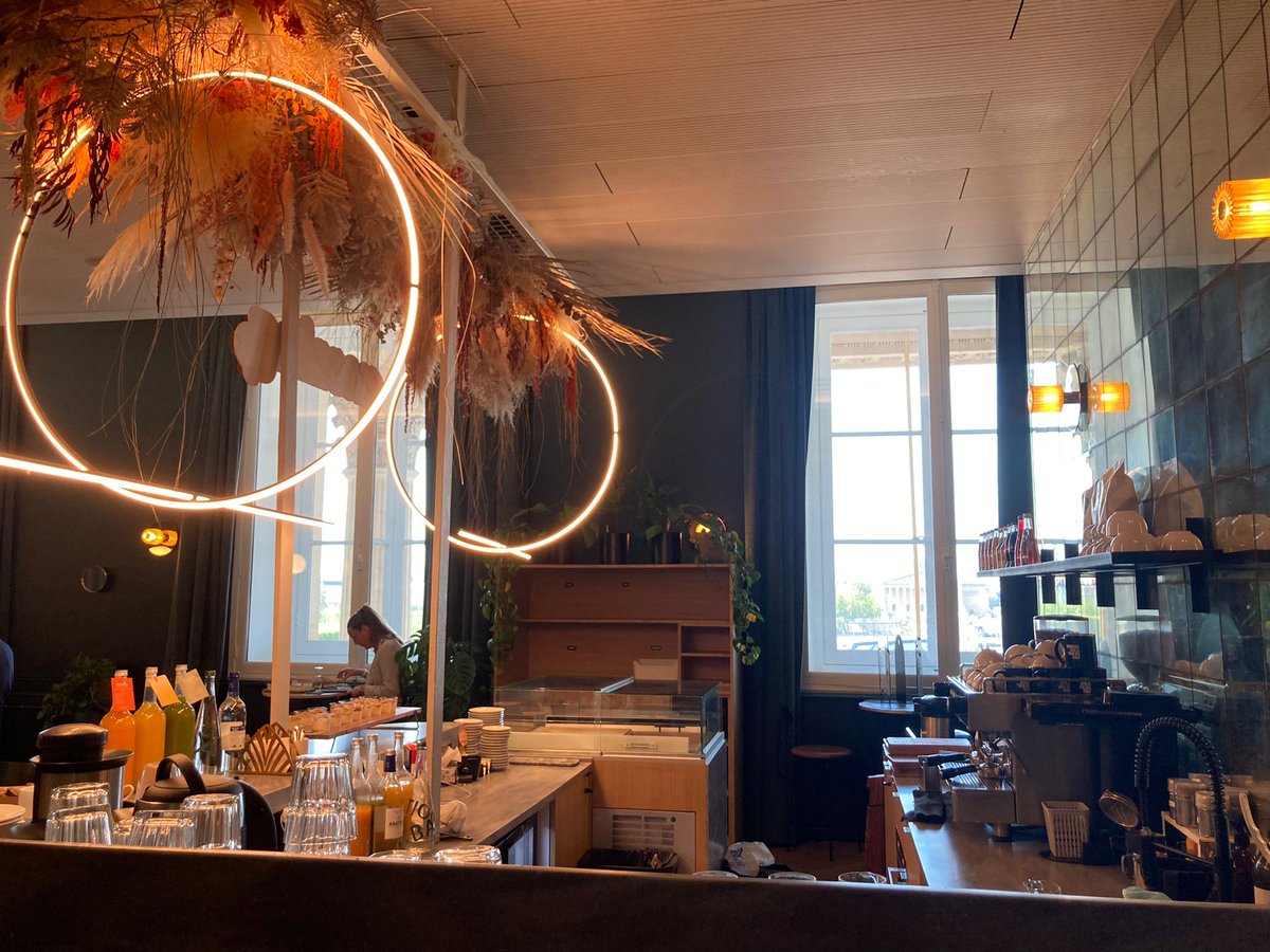 OMCReputationFR's tweet image. Ce lundi 5 juin, une trentaine de journalistes et de partenaires ont pu déguster en exclusivité les cuvées qui seront proposées au public lors de la Foire aux Vins d’Automne des cavistes @LesVinsNicolas en septembre et échanger avec les vignerons sur le fruit de leur travail.