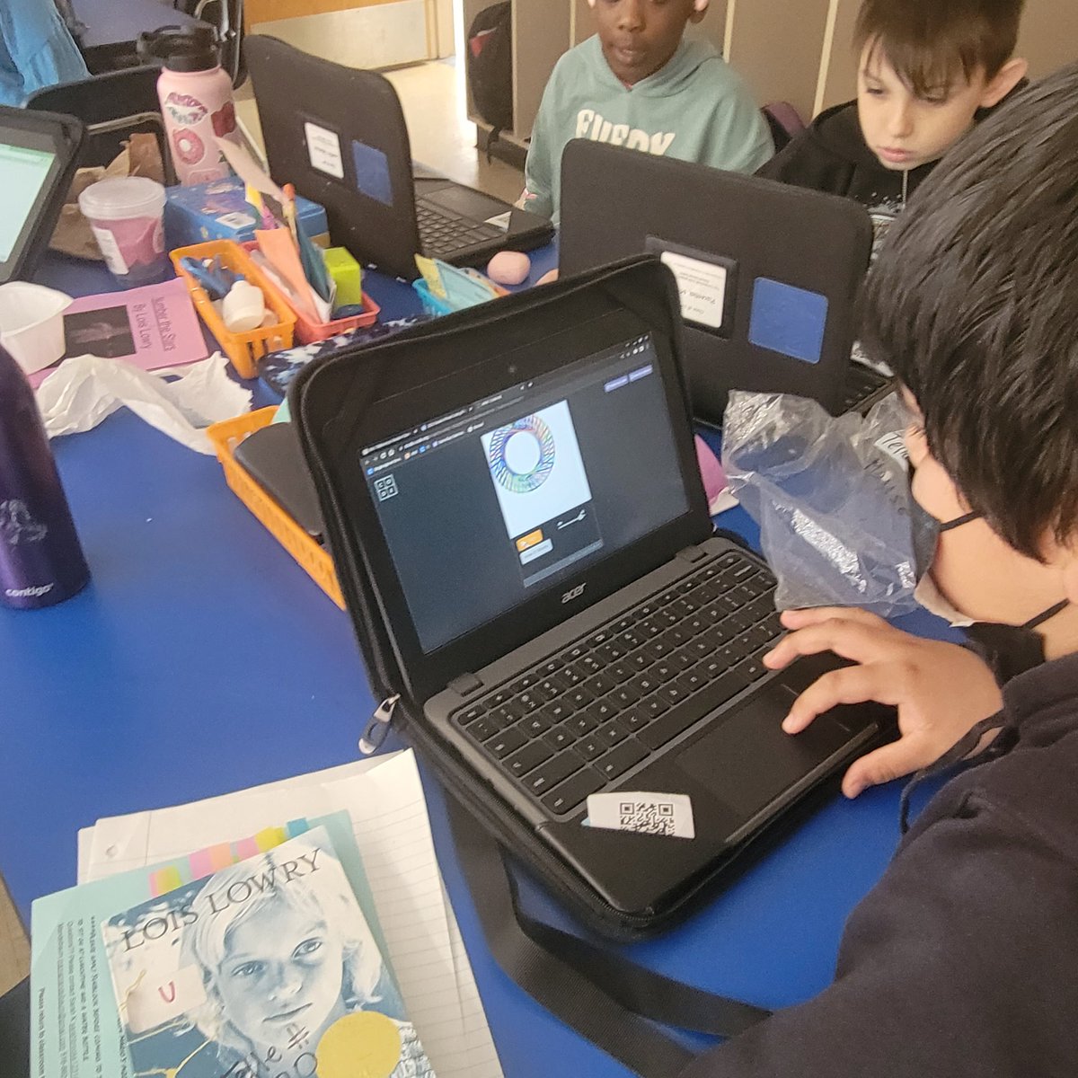 techdirSCCSD's tweet image. It's Coding Game Day in 4th Grade! Today's the day my 4th grade friends show off their coding skills to their grade mates. I think we have some amazing Game designers among us! @elissatoubin @codeorg #codinglife