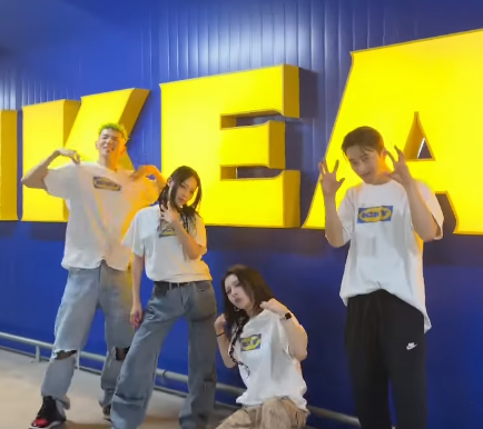Iemonprince's tweet photo. 5 YEARS AGO KARD IN IKEA VS NOW https://t.co/oxDmgFRAi1