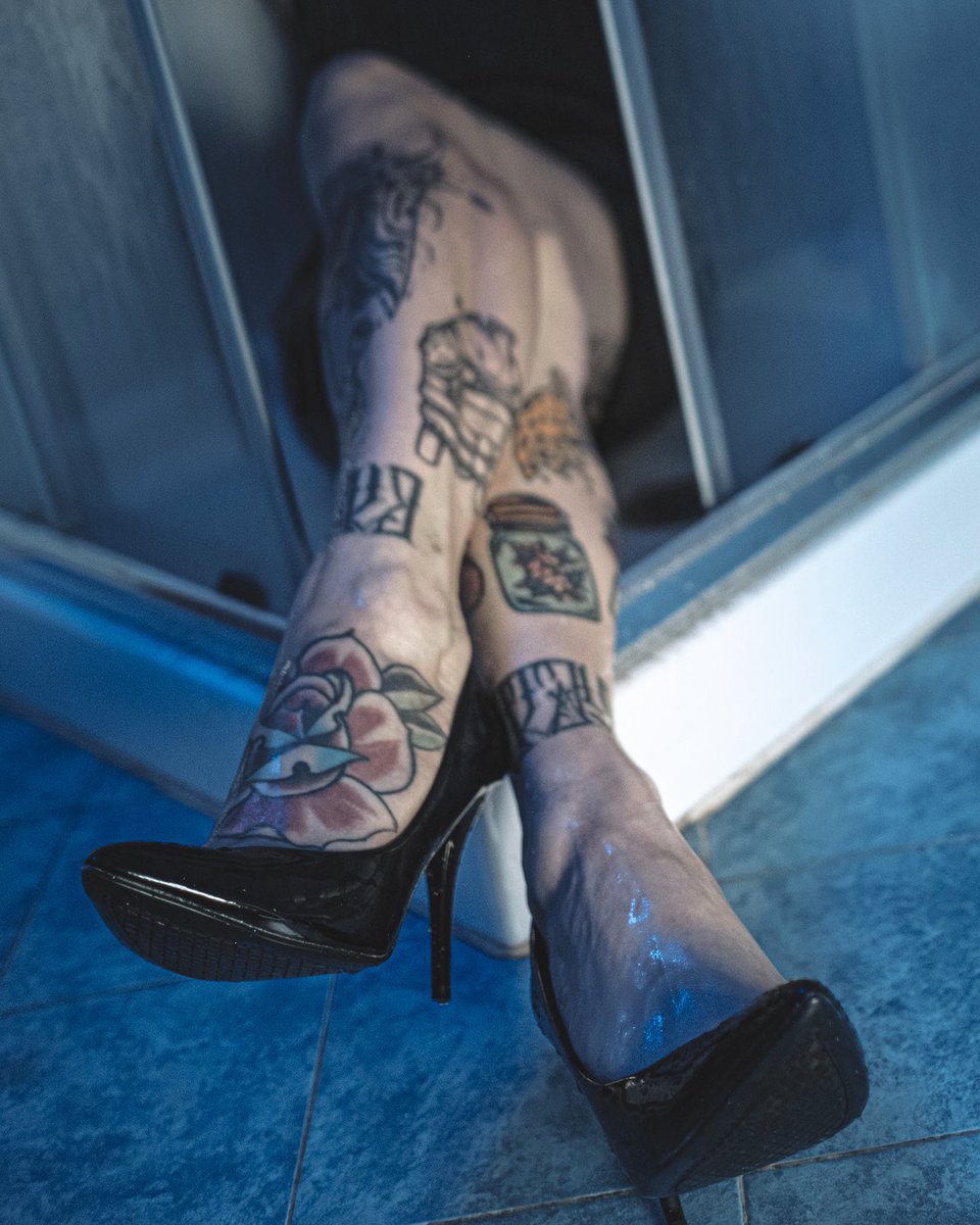 RoyalAk420's tweet photo. #feetmodel, #piede, #piedi, #feets, #adorazionepiedi, #feticismopiedi, #piedini, #feetlovers, #Instafoot, #instagirl, #piedisexy

News Coming
—-> follow me 
https://t.co/piLA4eJuR6 https://t.co/o1JXArP4mc