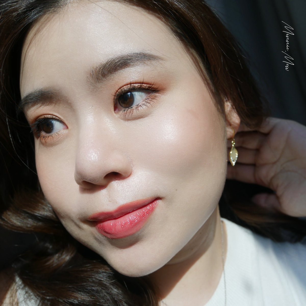 เลิฟมาก กันแดดของ <a href="/mesoestetic_th/">mesoestetic TH</a> 
ช่วยสะท้อน+ดูดซับ UV ปลอบประโลมผิว  ชะลอการเกิดริ้วรอยก่อนวัย เหมาะกับคนที่มีผิวแห้ง+แพ้ง่าย นี่ชอบฟินิชผิวหลังการทาที่สุด เพราะผิวสวยฉ่ำ มีความโกลว์ขึ้นมาทันทีค่าาา 
#กันแดดmeso
#mesoprotech
#mesoesteticthailand
#mesoprotechร้อนนี้ผิวต้องรอด
