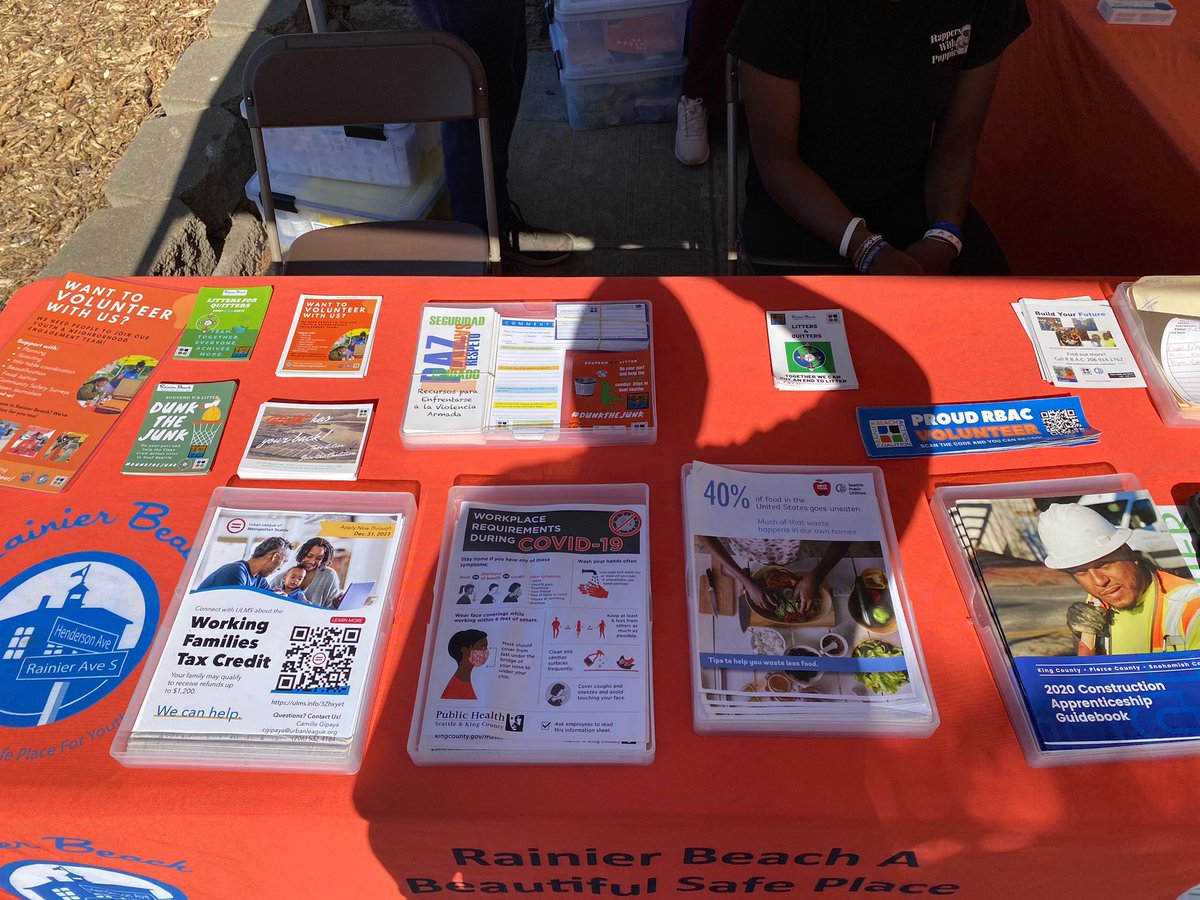 fn_marisol's tweet photo. The info table, where we have info & resources. if you’re a partner, feel free to stop by & drop off flyers & any resources you provide #SetTheRecordStraightRB #RainierBeach https://t.co/qRt5fFfQxZ