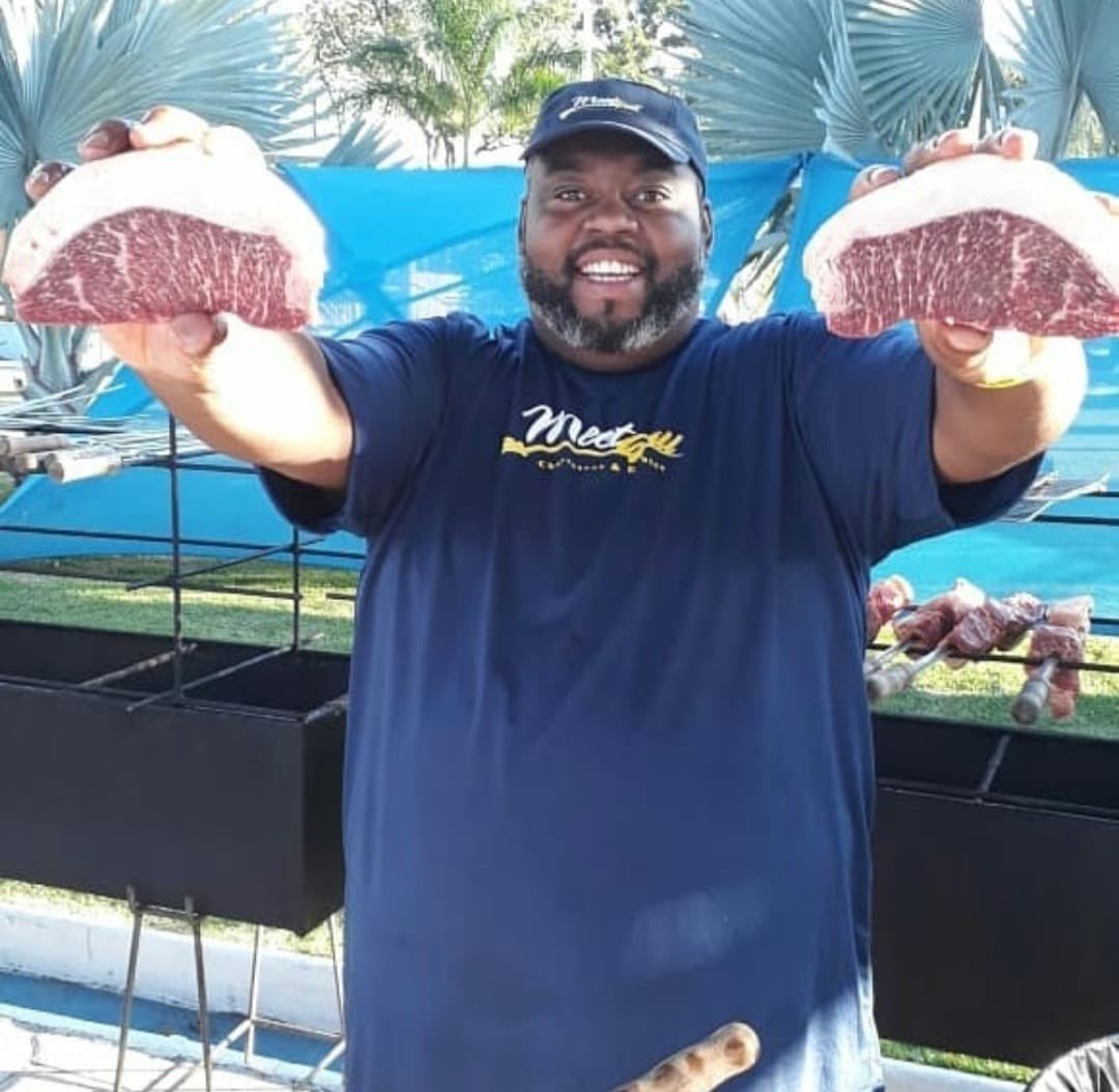 Eu vim de Belo Horizonte p/ o RJ a procura de uma renda melhor. Sou churrasqueiro e perdi meu emprego, estou com dificuldades pra me alimentar e a ponto de ser despejado. N consigo trabalho, estou com fome, sou honesto, estou desesperado. Minha chave pix é meu CPF: 07665135641🙏🏾