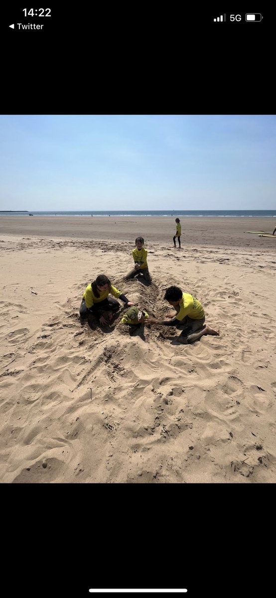 MrFielding tweet media