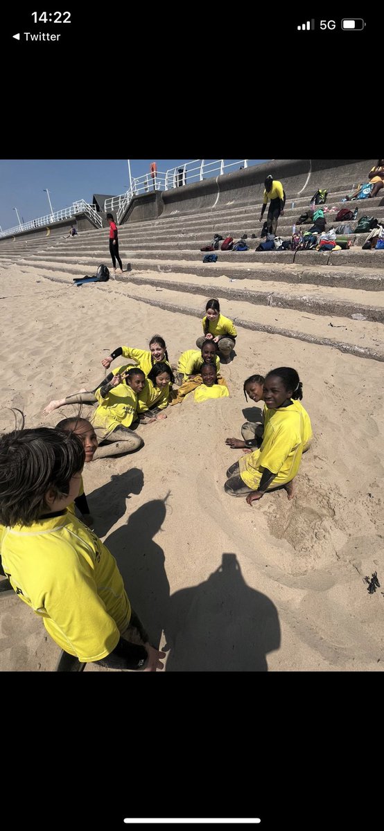 MrFielding tweet media