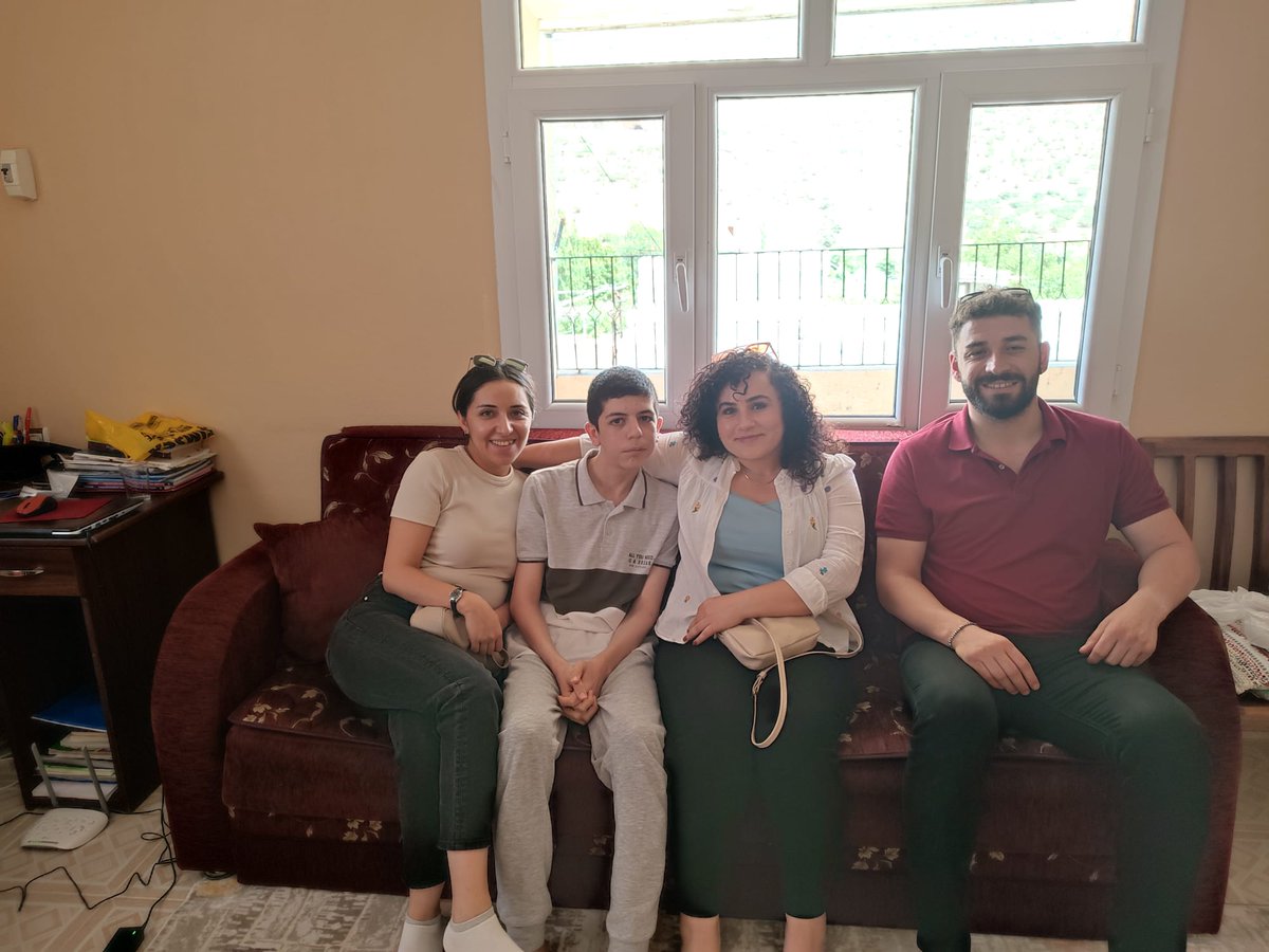 AkarsuOrtaokulu's tweet photo. LGS sınavına giren öğrencilerimizi ziyaret ederek gösterdikleri özverili çalışmalarından dolayı kendilerini tebrik ettik. Sınav sonrası süreç için gerekli bilgilendirmeyi yaparak her zaman yanlarında olacağımızı dile getirdik.@Murat69_Demir  @umitcetin47100 @Devran62573589 https://t.co/tgSglcQXOm