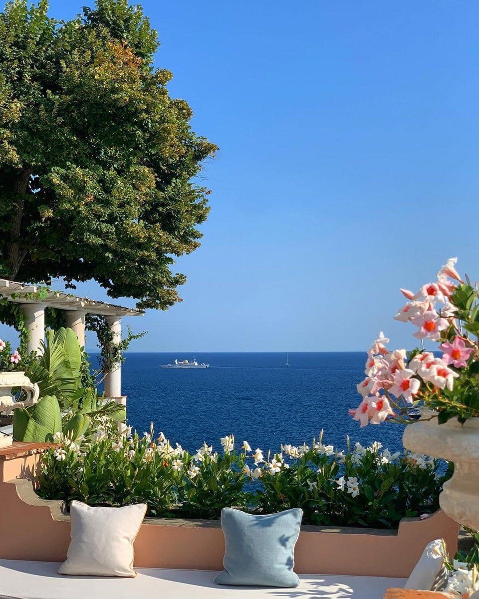 artindetails's tweet photo. i want to escape here. https://t.co/ZEfyTBA6bW