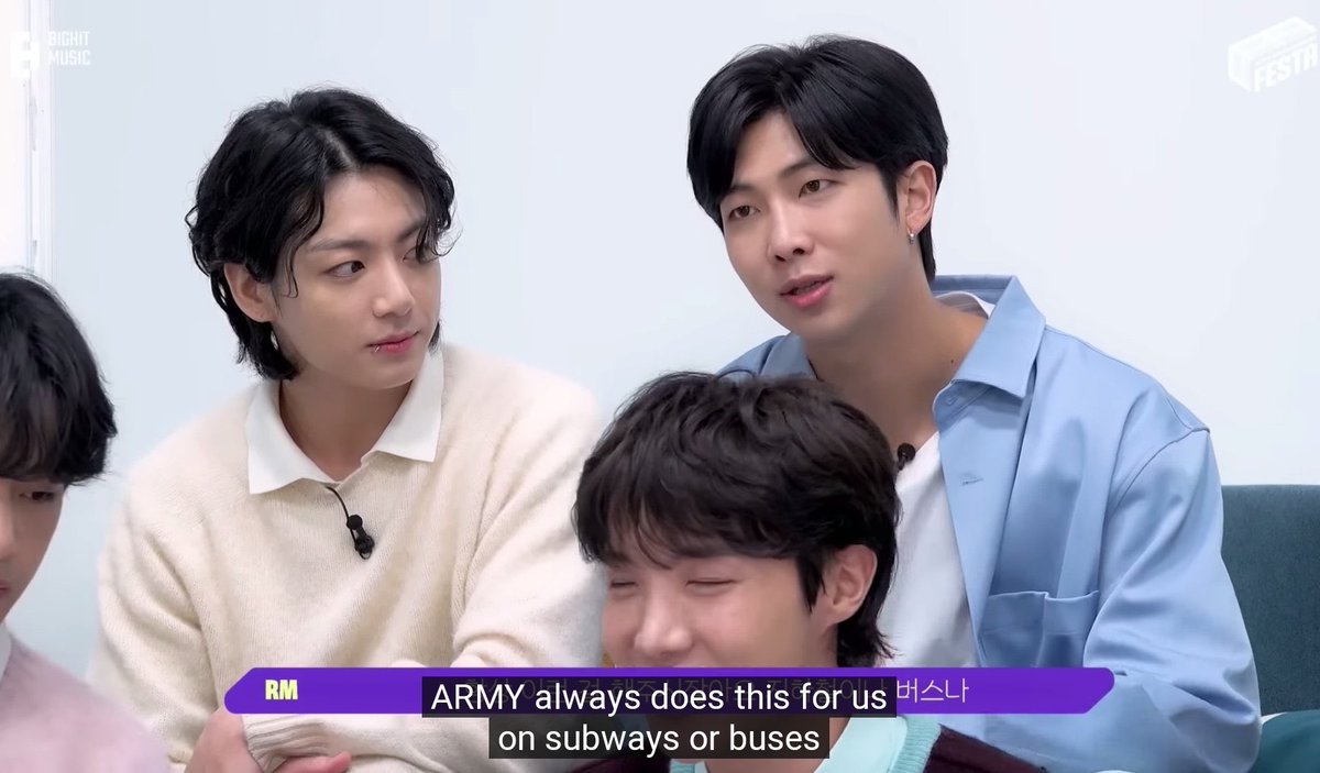 vminiecats's tweet photo. — Sobre el proyecto en celebración al 10° aniversario de #BTS. 

🐨: “Cada vez que es nuestro cumpleaños o algún aniversario. ARMY siempre hace esto por nosotros en el metro o en los autobuses. Así que para celebrar nuestro 10° aniversario queremos ser los que celebren (+) https://t.co/HcQcMxPw9s