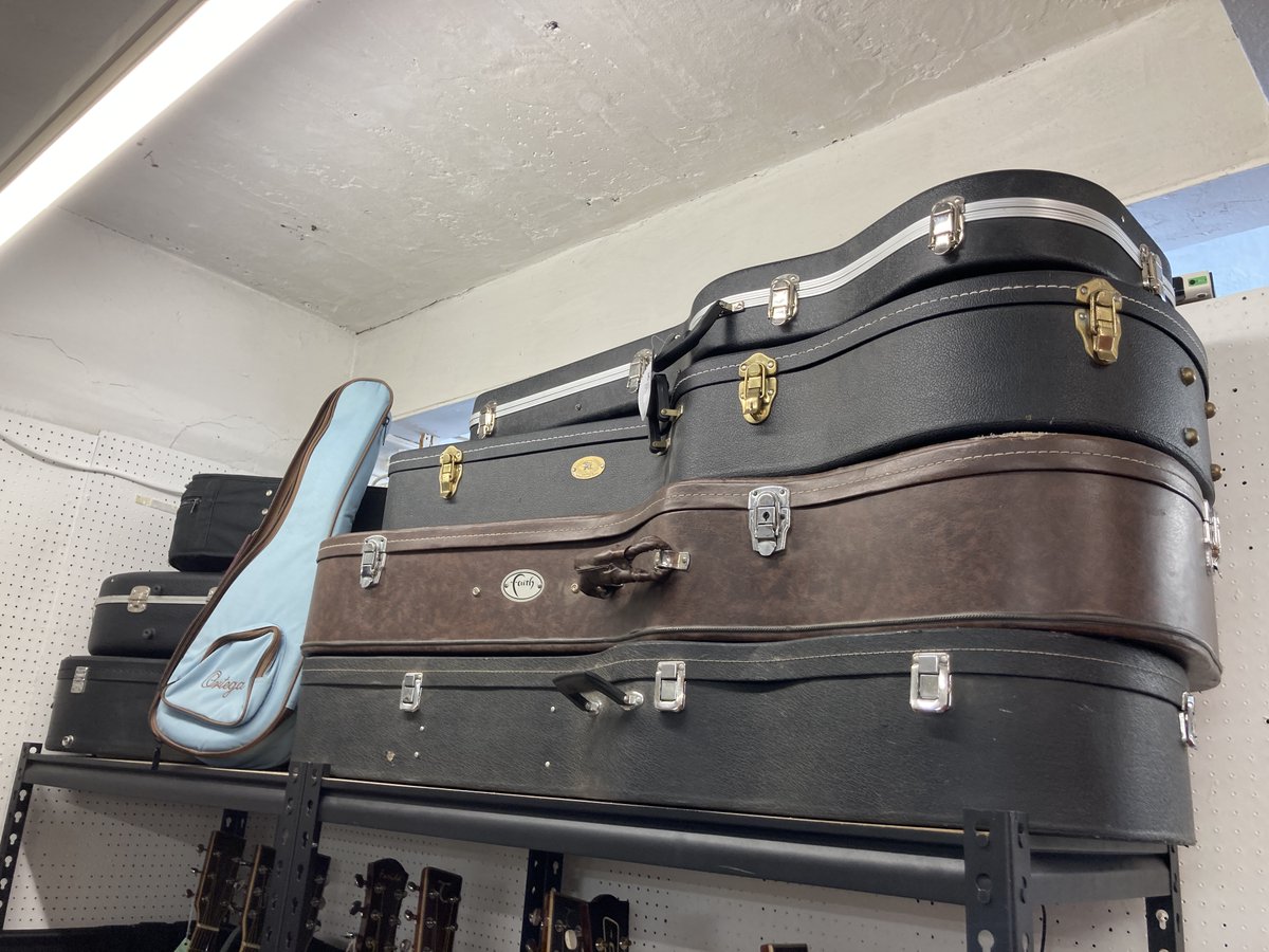 Hard cases for electrics and most acoustics available, stacked high and ready to go.

Plus...a soft case for a mandolin or baritone uke in lovely sky blue.

Open today, Friday and Saturday until 5pm on the first floor of @JacobsCardiff.

#guitarshop #cardiff