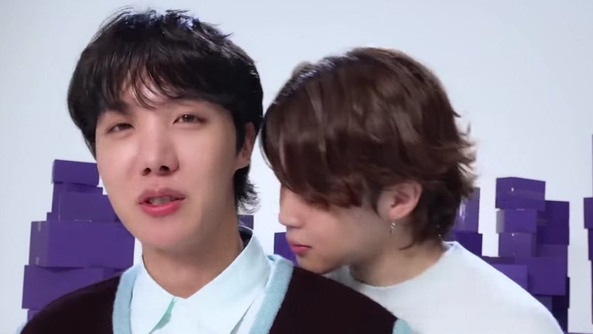 taebokkiii's tweet photo. How dare ya'll separate them 😭 https://t.co/7FHvmNhAky