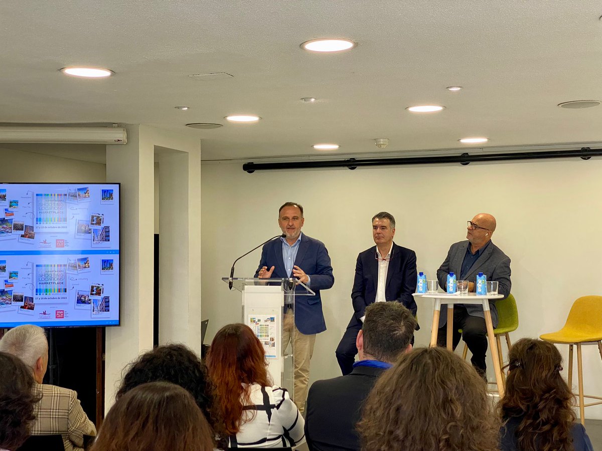 jmguimerans's tweet image. Ha llegado un pelín tarde 😉 y casi se pierde la foto, pero contar en la presentación de @shootinglm en @cbamadrid, con #BrendanFitzgerald #SVPIntlCoproductions de @SonyPicturesENT  #Embajador de @SpainFilm, junto a @AlbertoAlonsoR @feriavalladolid y @CRosadoC ... ¡lujazo! Thanks